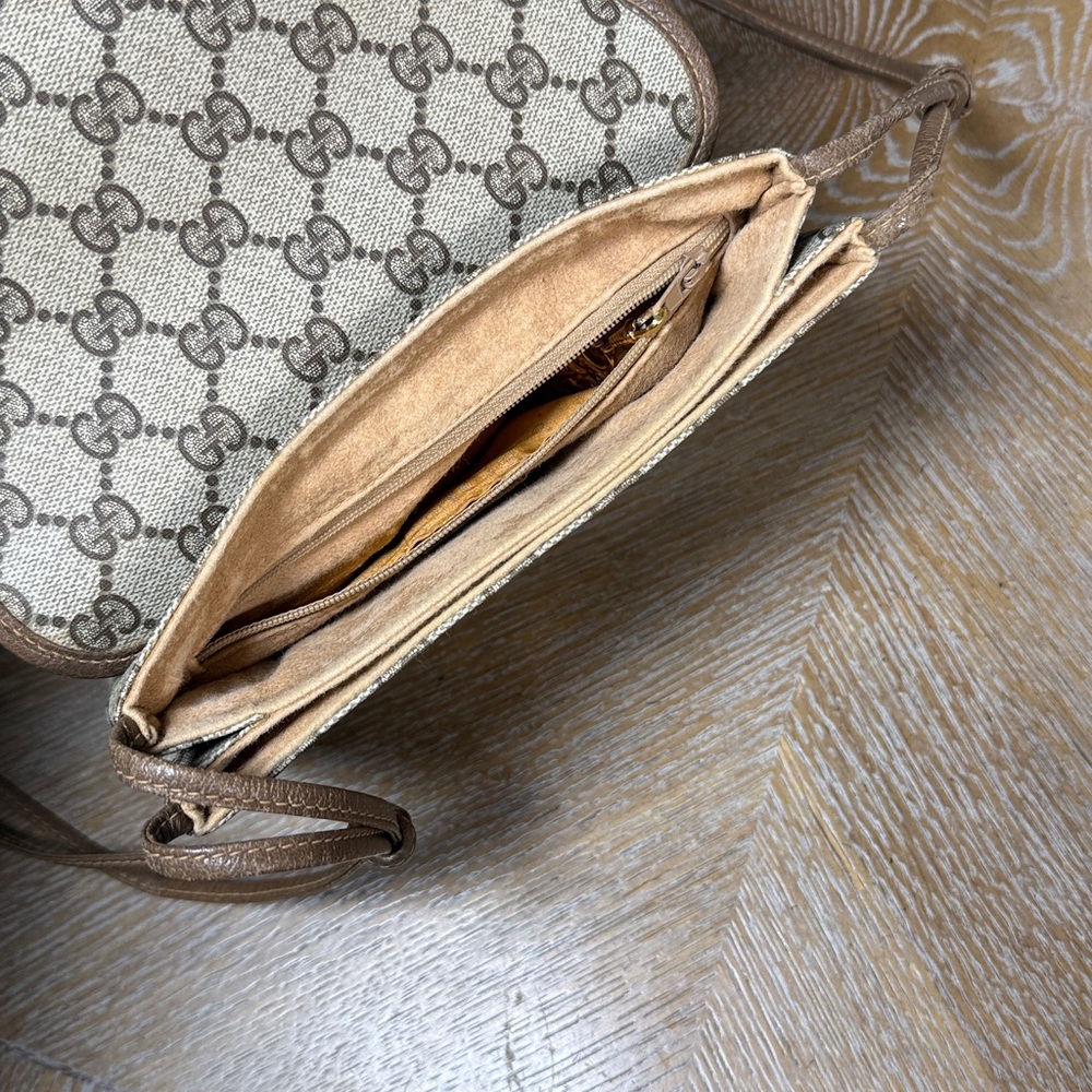 GUCCI Vintage Beige and Brown Crossbody Bag - Picture 15 of 15
